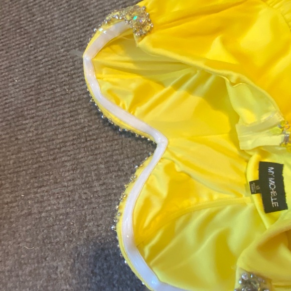 Yellow strapless dress- size 13. Very breathable! - Picture 3 of 4
